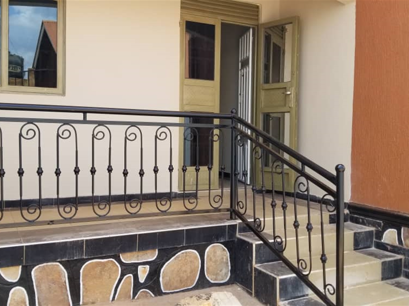 2 bedroom Rental units for sale in Kasangati Wakis...