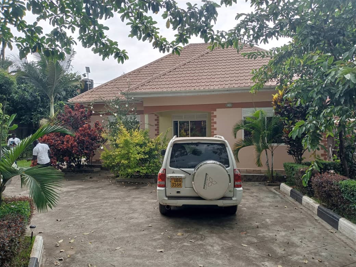 4 bedroom Bungalow for rent in Lubowa Wakiso Uganda