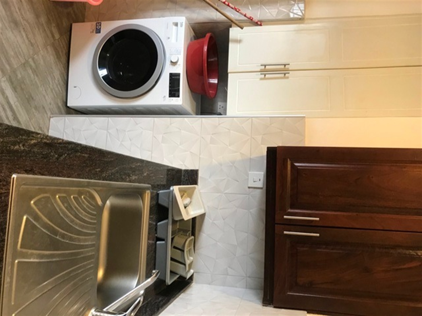 4 bedroom Apartment for rent in Bukoto Kampala Uganda