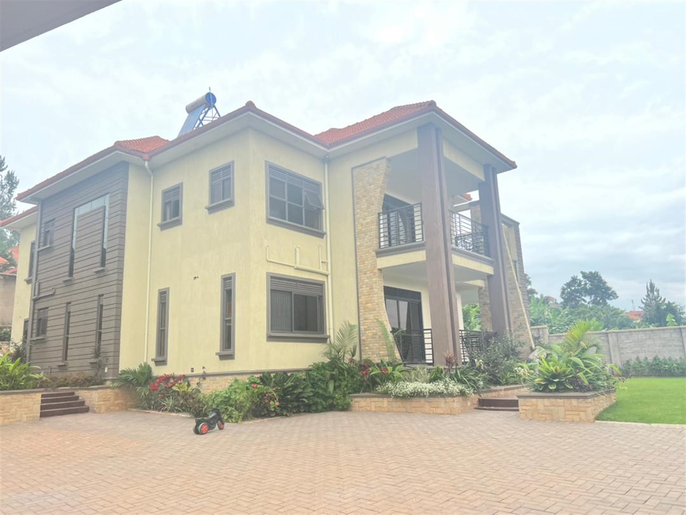 4 bedroom Storeyed house for rent in Katale Wakiso Uganda