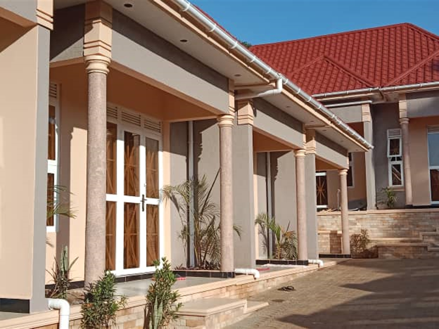 2 bedroom Rental units for sale in Kiwaatule Kampa...